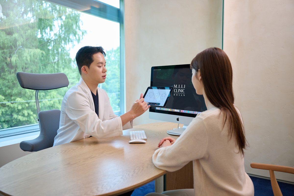 Consultation room at MILI Clinic Dosan