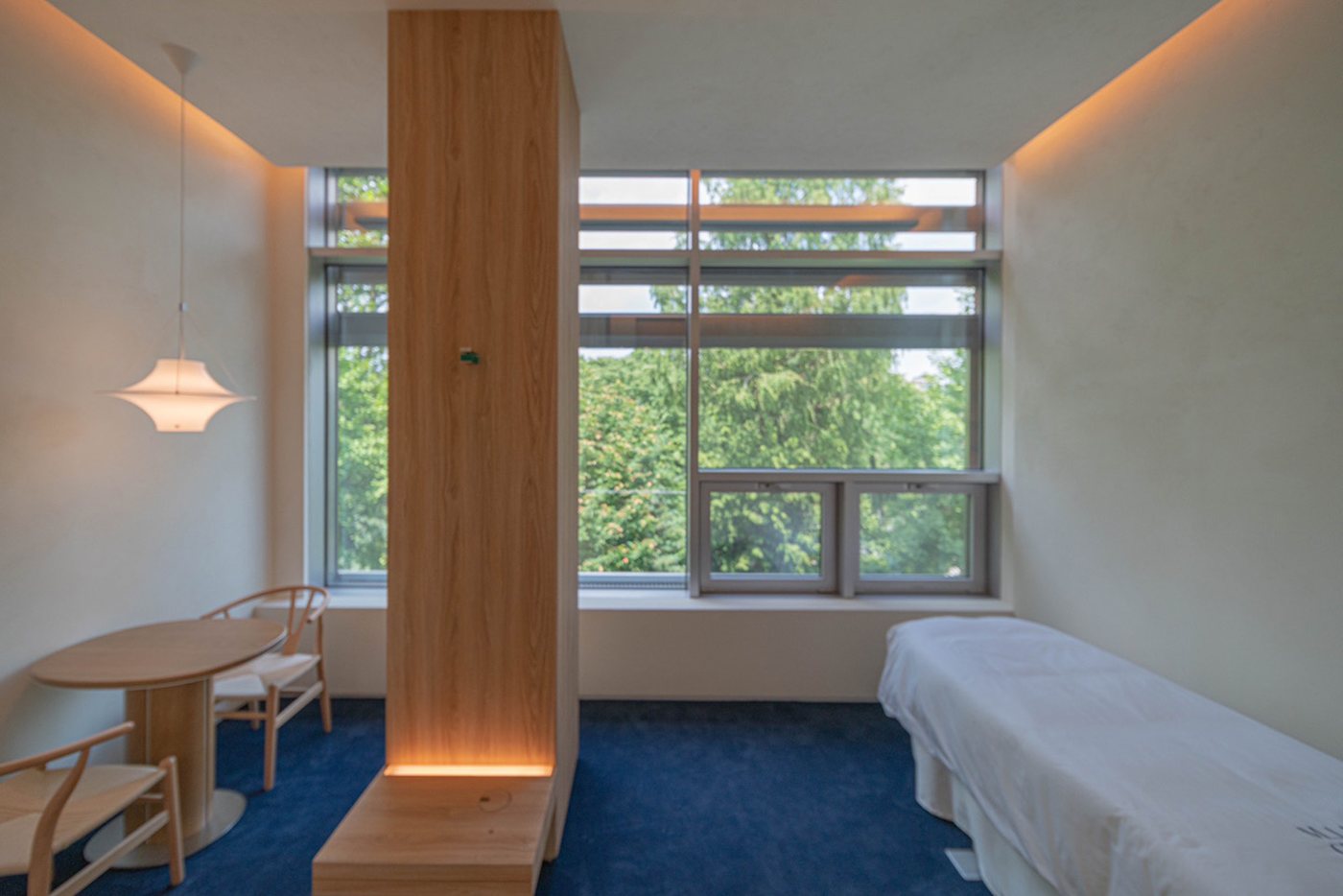 Private VIP treatment room at MILI Clinic Dosan